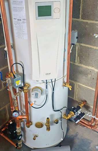 https://mounthawthornhotwater.com.au/uploads/2025/06/gas-hot-water-system-13675.jpg