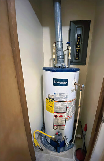 https://mounthawthornhotwater.com.au/uploads/2025/06/gas-hot-water-system-40702.jpg