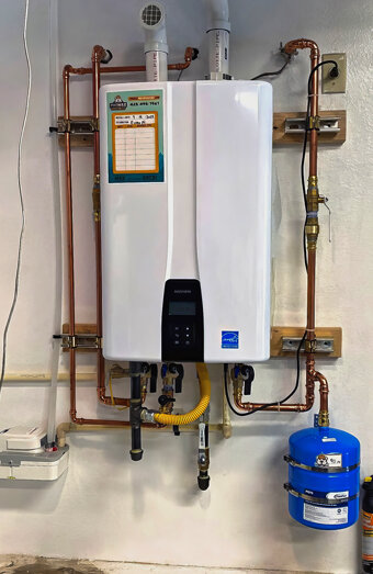 https://mounthawthornhotwater.com.au/uploads/2025/06/instant-hot-water-systems-42978.jpg